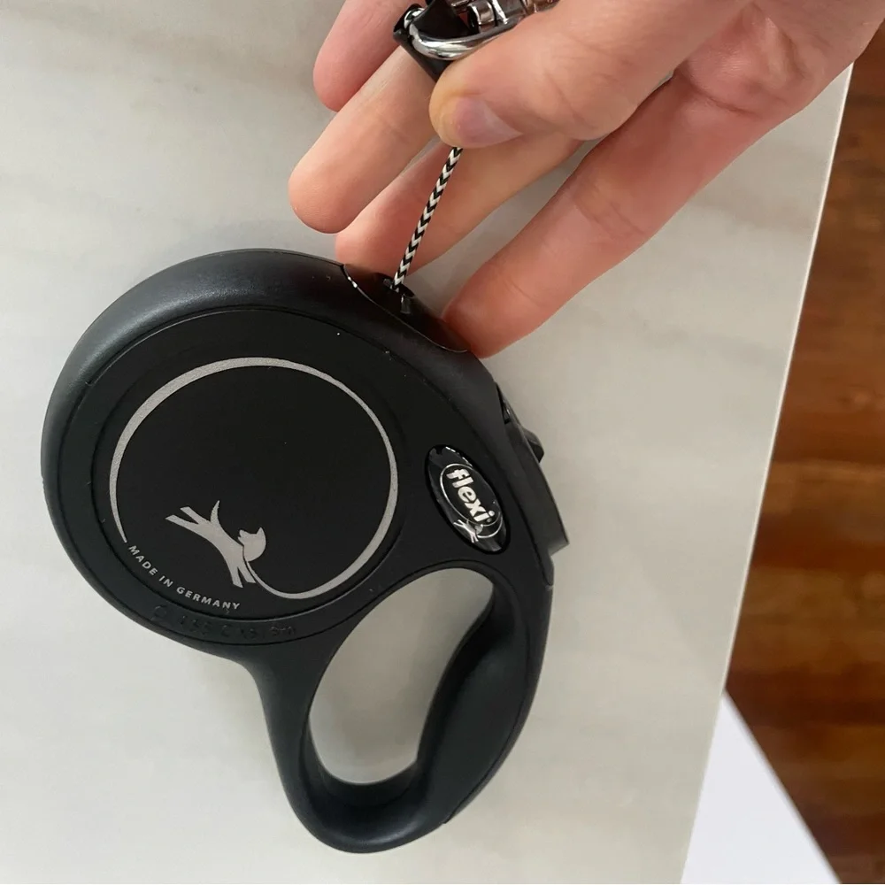 NWOT Black Retractable Leash